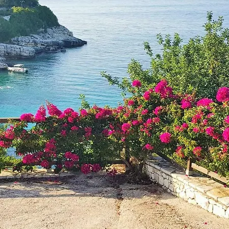 Villa Paxos *